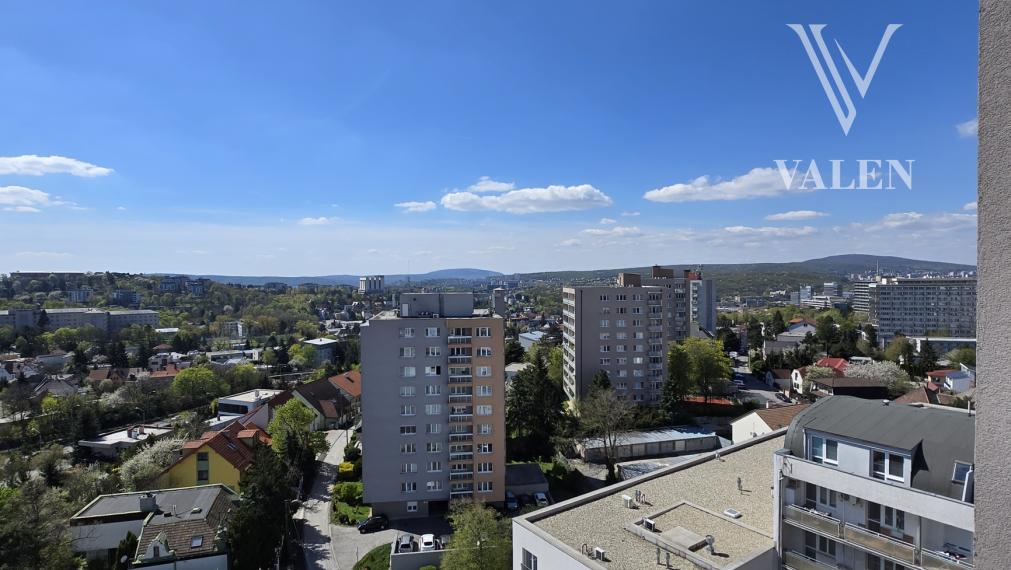 VALEN | Priestranný 3i byt s krásnym výhľadom na Stromovej, Kramáre