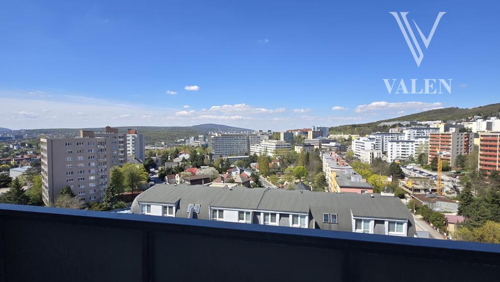 VALEN | Priestranný 3i byt s krásnym výhľadom na Stromovej, Kramáre