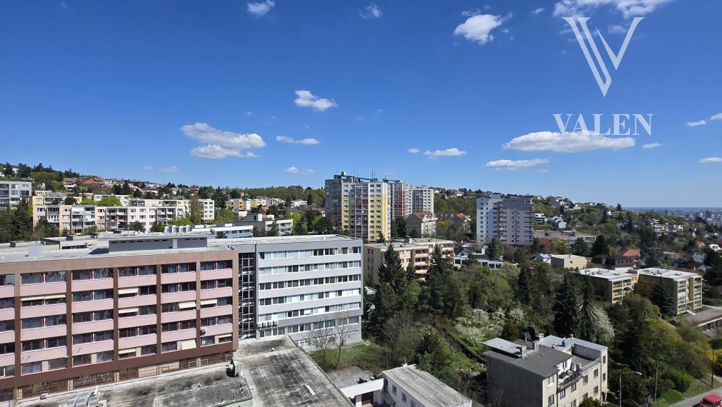 VALEN | Priestranný 3i byt s krásnym výhľadom na Stromovej, Kramáre