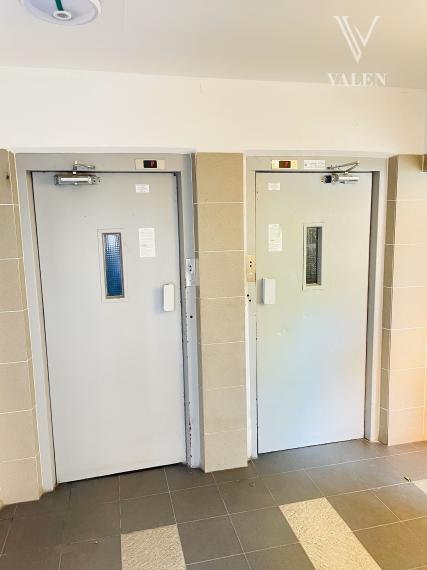 VALEN | Priestranný 3-izbový byt na prenájom v centre Petržalky