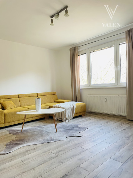VALEN | Priestranný 3-izbový byt na prenájom v centre Petržalky