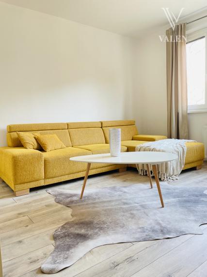 VALEN | Priestranný 3-izbový byt na prenájom v centre Petržalky