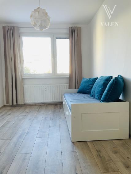 VALEN | Priestranný 3-izbový byt na prenájom v centre Petržalky
