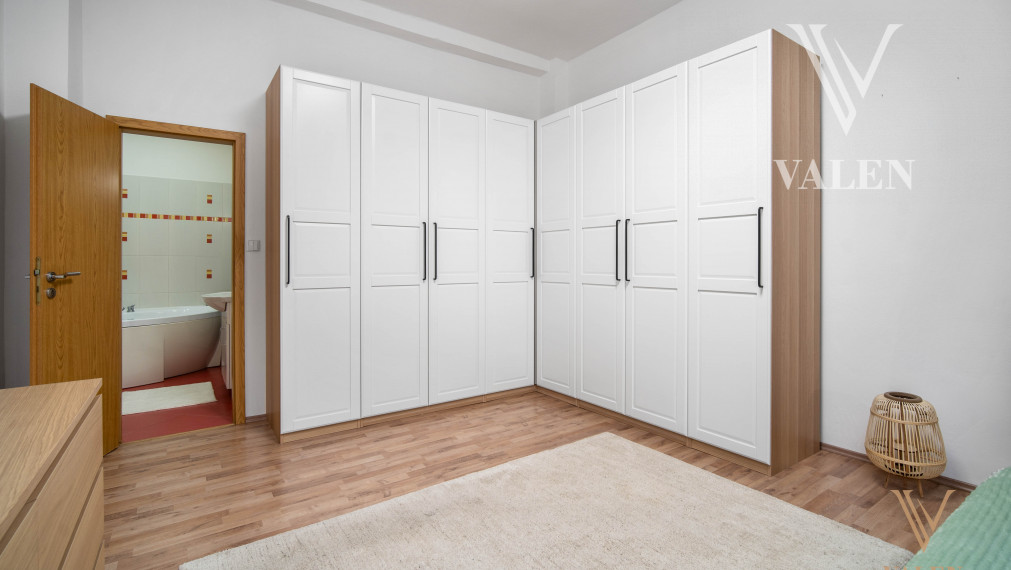 VALEN | Vzdušný 4,5 izbový byt s vysokými stropmi v srdci Bratislavy