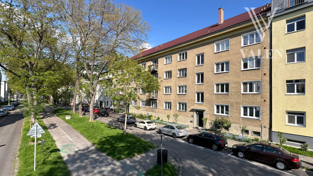 VALEN | Priestranný 3-izbový byt na predaj REZERVOVANÉ