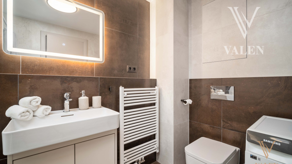 VALEN | Luxusný 2 izbový byt s výhľadom na hrad v projekte EUROVEA TOWER