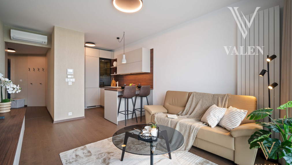 VALEN | Luxusný 2 izbový byt s výhľadom na hrad v projekte EUROVEA TOWER