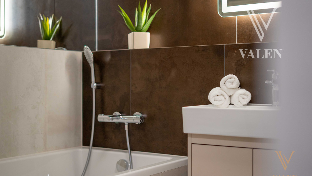 VALEN | Luxusný 2 izbový byt s výhľadom na hrad v projekte EUROVEA TOWER