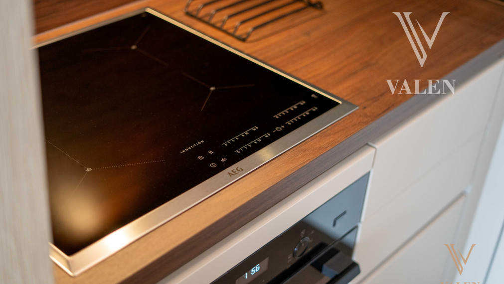 VALEN | Luxusný 2 izbový byt s výhľadom na hrad v projekte EUROVEA TOWER