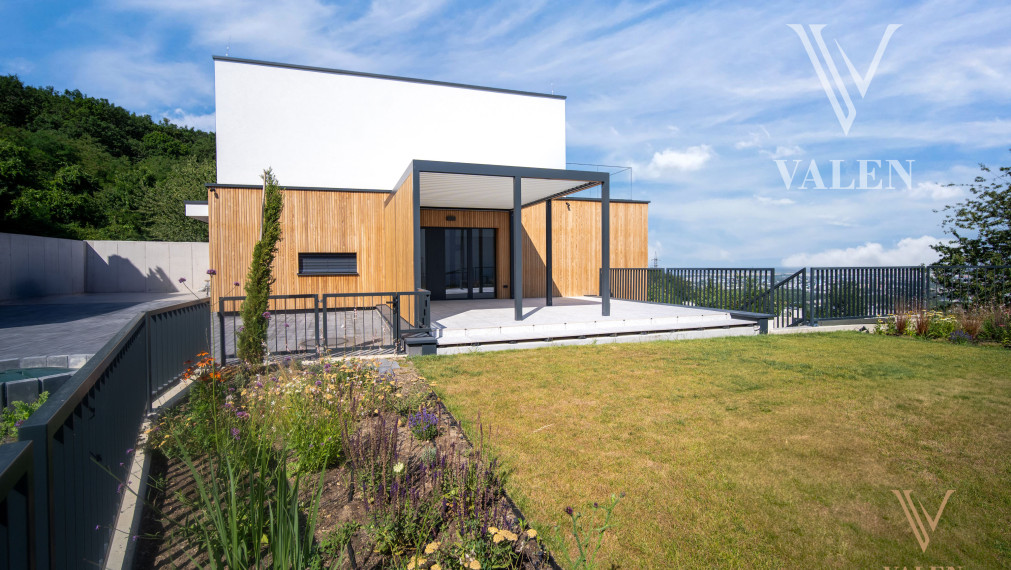 VALEN | Dvojica exkluzívnych víl s krásnym výhľadom na mesto