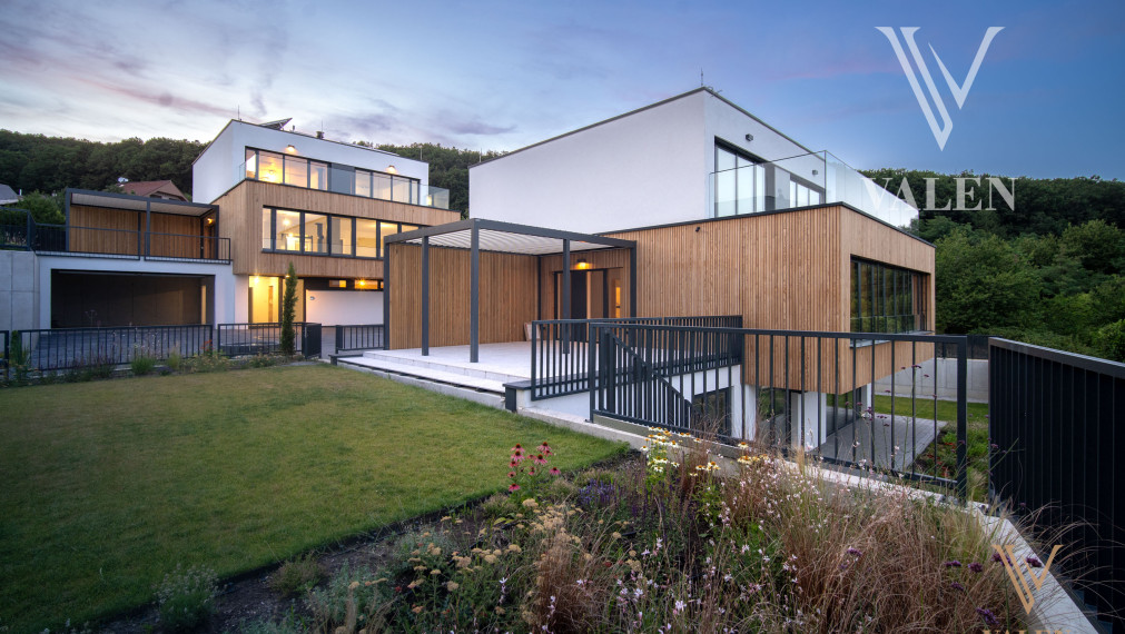 VALEN | Dvojica exkluzívnych víl s krásnym výhľadom na mesto