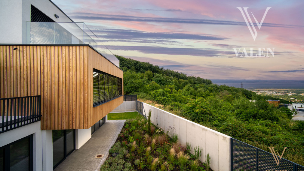 VALEN | Dvojica exkluzívnych víl s krásnym výhľadom na mesto