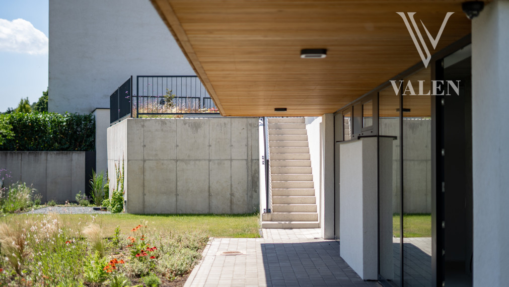 VALEN | Dvojica exkluzívnych víl s krásnym výhľadom na mesto