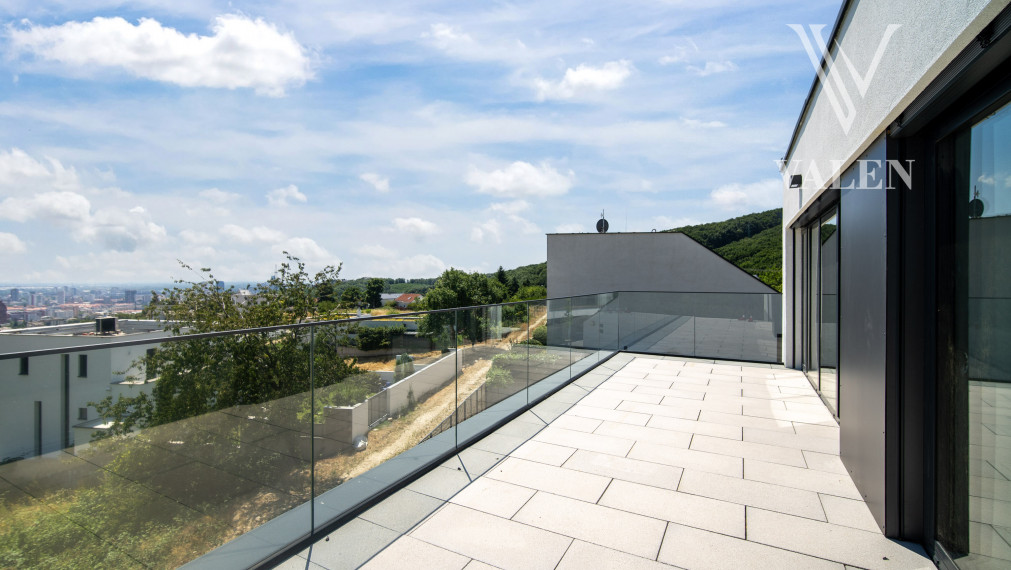 VALEN | Exkluzívny viladom 2 s krásnym výhľadom na mesto