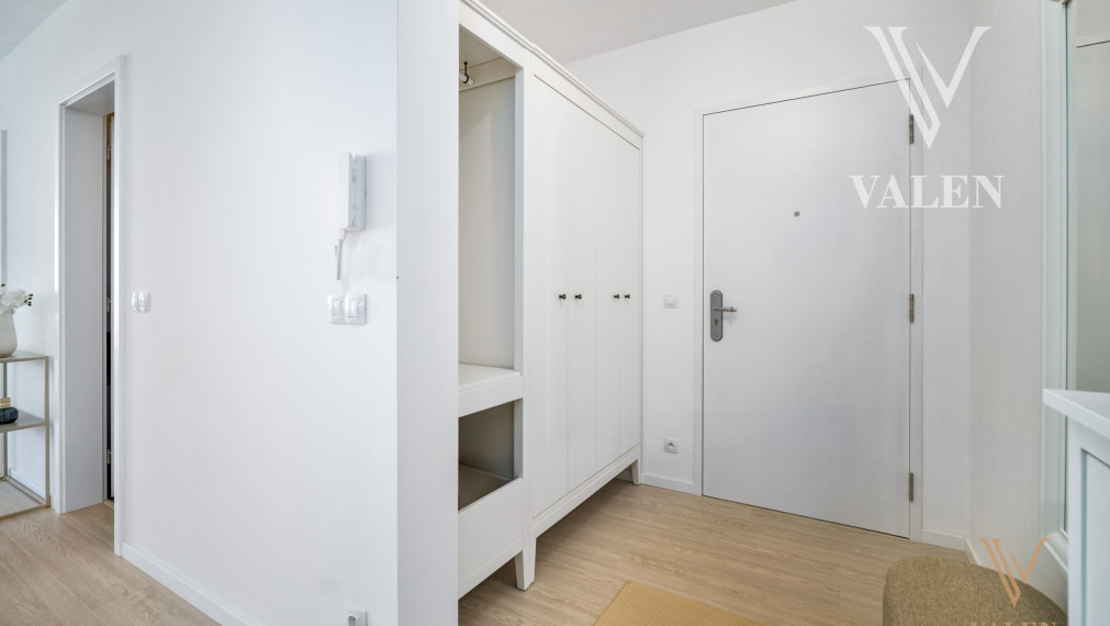 *REZERVOVANÝ* VALEN | Pekný priestranný 2i byt s balkónom v projekte Bory