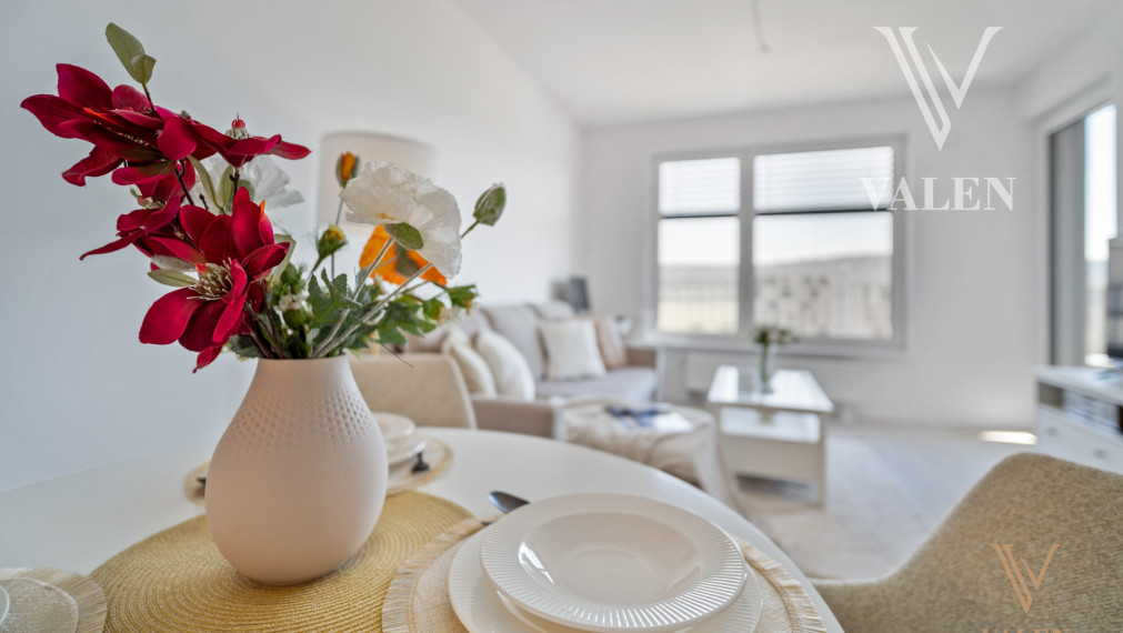 *REZERVOVANÝ* VALEN | Pekný priestranný 2i byt s balkónom v projekte Bory