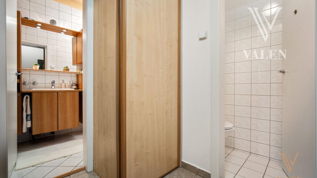 VALEN | Priestranný 2-izbový byt na predaj na Prešovskej,  BA II.