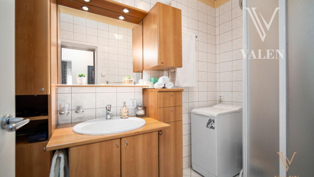 VALEN | Priestranný 2-izbový byt na predaj na Prešovskej,  BA II.