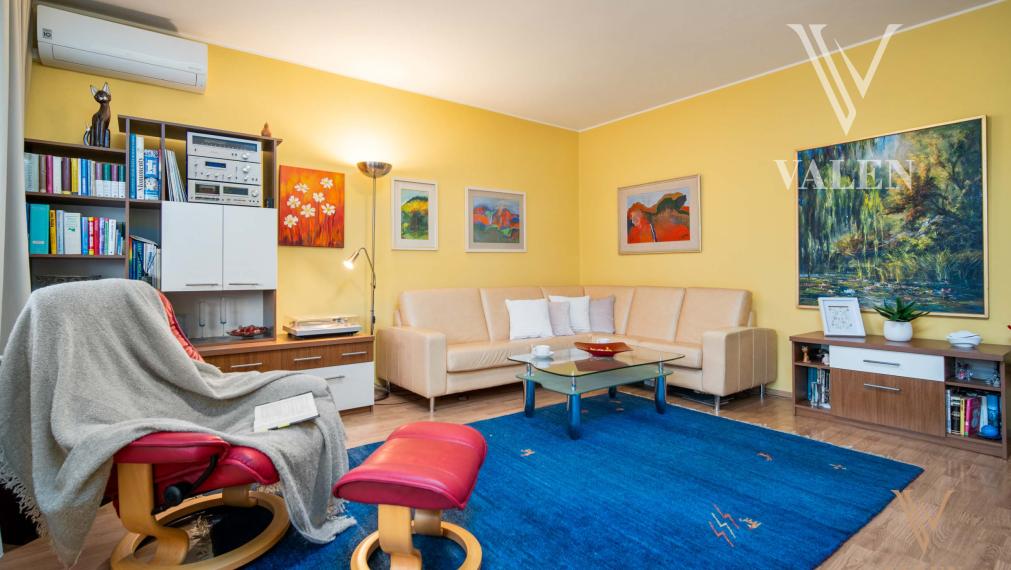 VALEN | Priestranný 2-izbový byt na predaj na Prešovskej,  BA II.