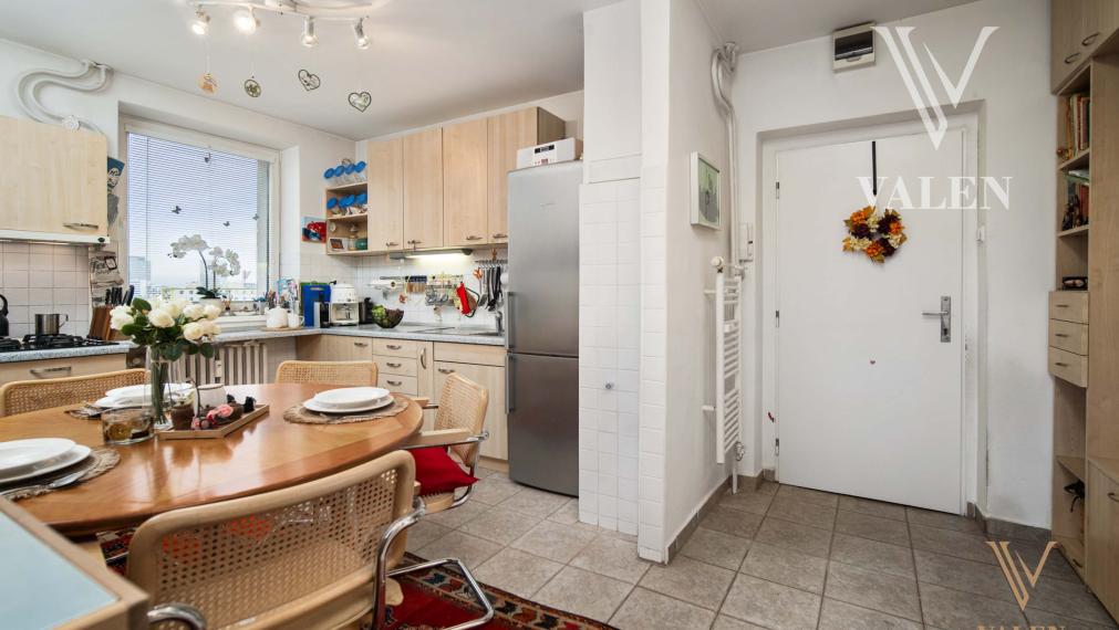 VALEN | Priestranný 2-izbový byt na predaj na Prešovskej,  BA II.