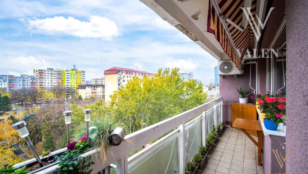 VALEN | Priestranný 2-izbový byt na predaj na Prešovskej,  BA II.