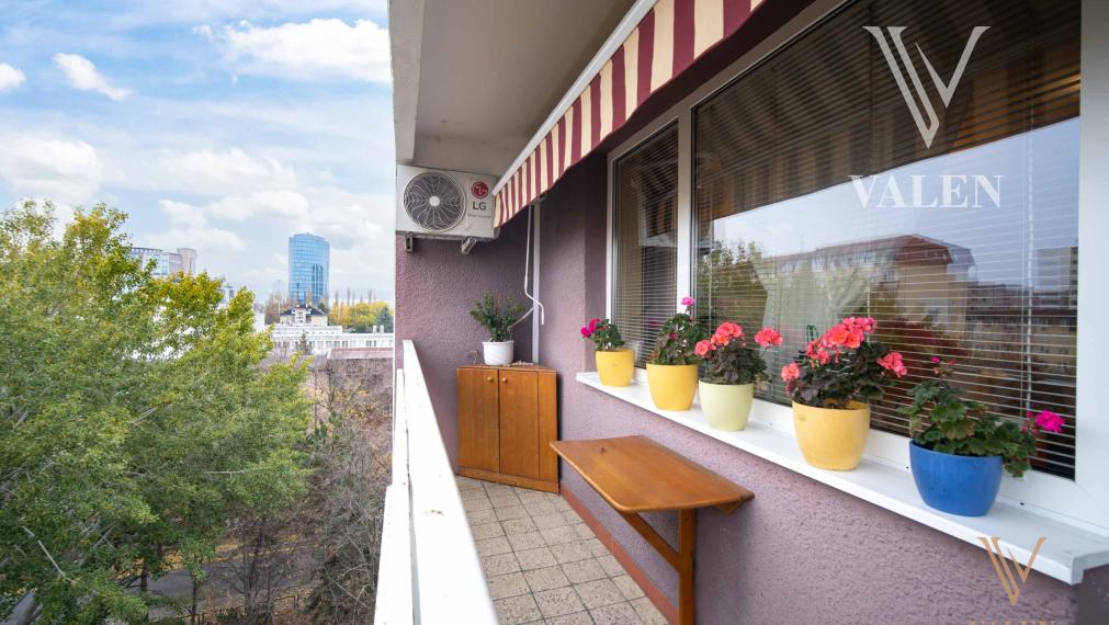 VALEN | Priestranný 2-izbový byt na predaj na Prešovskej,  BA II.