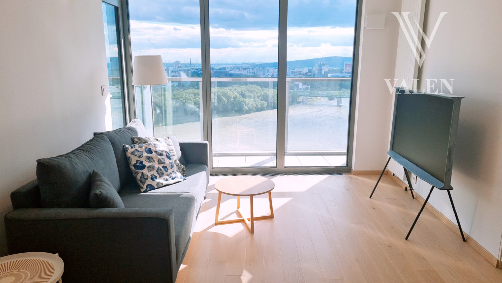 VALEN | 2i byt v projekte EUROVEA TOWER s výhľadom na hrad