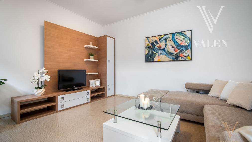 VALEN | Priestranný 3i byt na Obchodnej ulici, Staré mesto - Bratislava