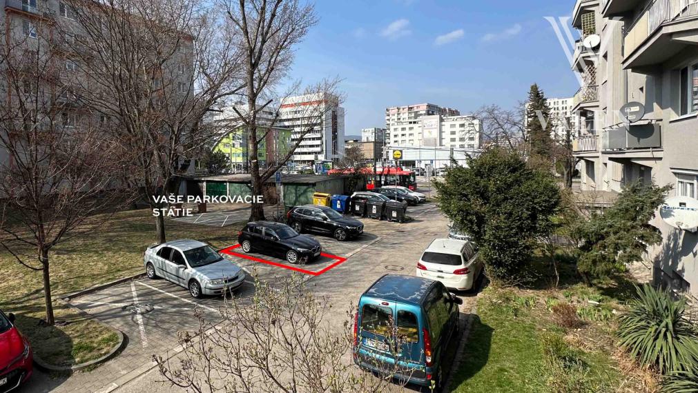 VALEN | Moderný 3-izbový mezonet s parkovaním – Trenčianska