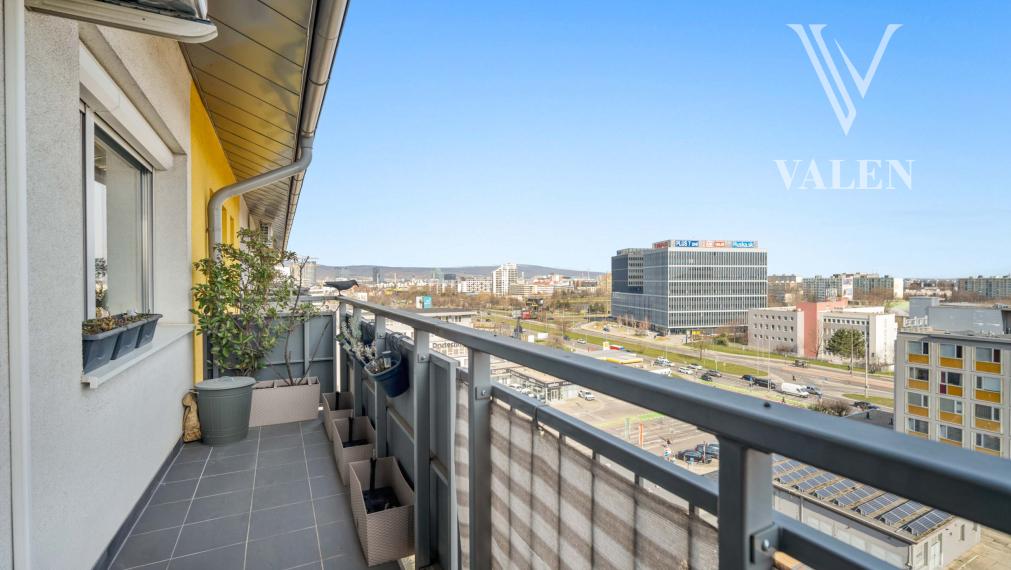 VALEN | Moderný 3-izbový mezonet s parkovaním – Trenčianska