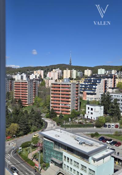 VALEN | Priestranný 3i byt s krásnym výhľadom na Stromovej, Kramáre