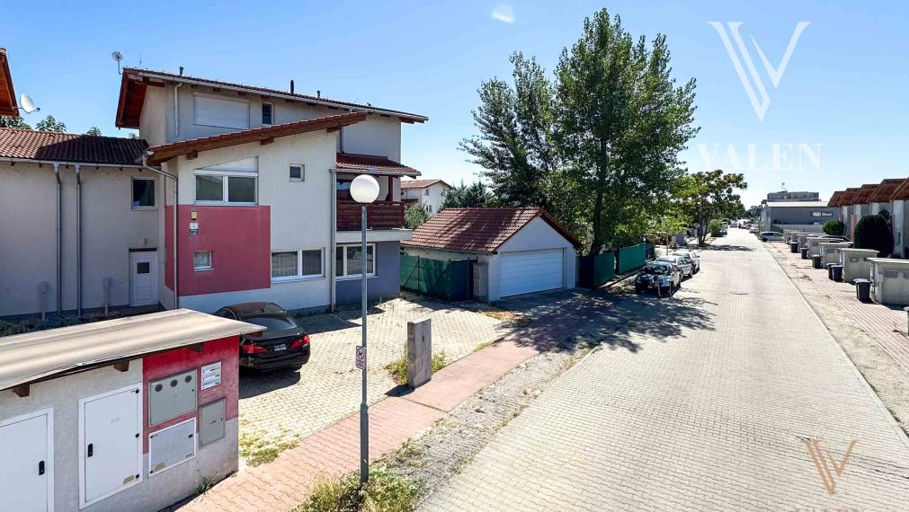VALEN | Na predaj priestranný 4-izbový byt s predzáhradkou