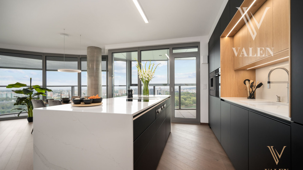 REZERVOVANÉ  | VALEN | Luxusný 4 izbový byt v projekte EUROVEA TOWER