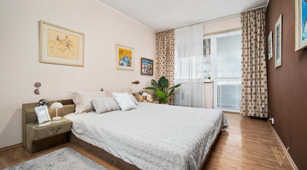 VALEN | Priestranný 2-izbový byt na predaj na Prešovskej,  BA II.