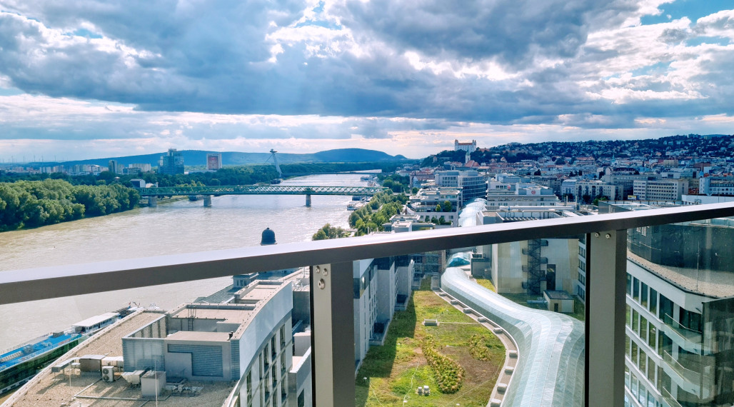 VALEN | 2i byt v projekte EUROVEA TOWER s výhľadom na hrad