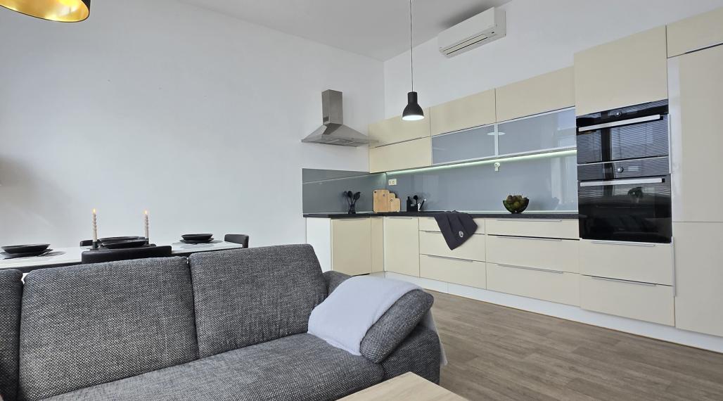 VALEN | Priestranný 3i byt s krásnym výhľadom na Stromovej, Kramáre