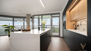 REZERVOVANÉ  | VALEN | Luxusný 4 izbový byt v projekte EUROVEA TOWER - fotografia 1