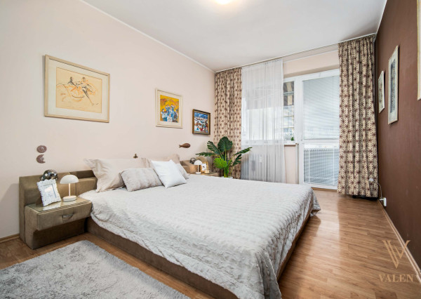 VALEN | Priestranný 2-izbový byt na predaj na Prešovskej,  BA II.