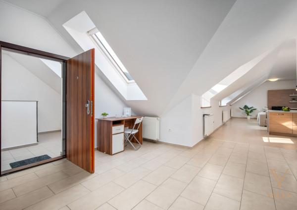 VALEN | Priestranný 3i byt na Obchodnej ulici, Staré mesto - Bratislava