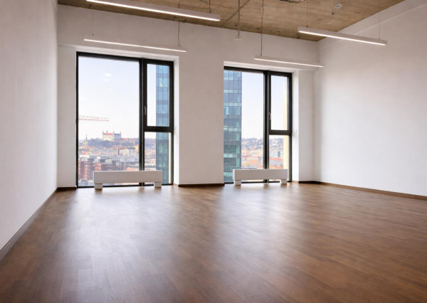 Kancelária na prenájom v Zwirn Office s výhľadom na Bratislavský hrad