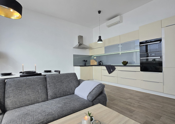 VALEN | Priestranný 3i byt s krásnym výhľadom na Stromovej, Kramáre