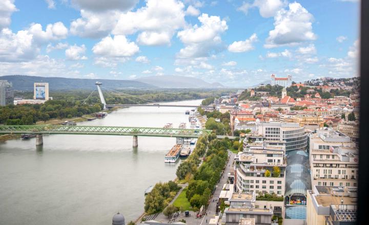 REZERVOVANÉ  | VALEN | Luxusný 4 izbový byt v projekte EUROVEA TOWER - fotografia 14